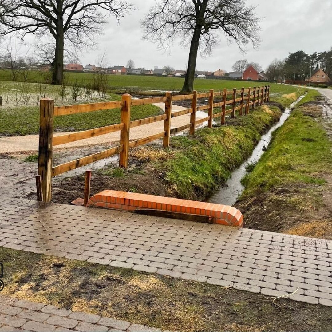 Van Grondvoorbereiding tot Nauwkeurig Gespannen Draad: Hoe We Te Werk Gaan